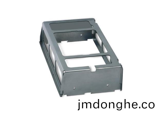 鈑(ban)金(jin)加工(gong)應該(gai)選(xuan)擇(ze)什麼樣的材料?