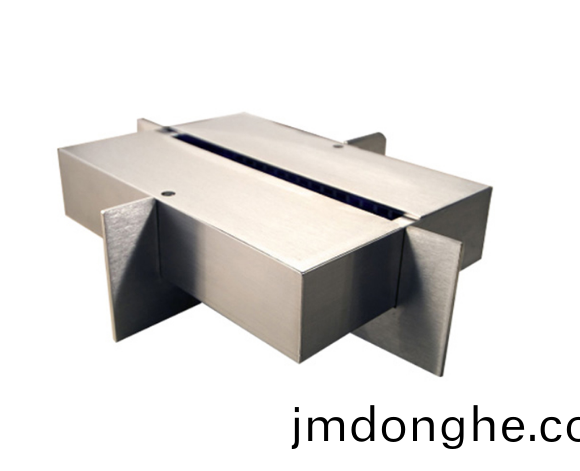 鈑(ban)金加(jia)工(gong)件的外(wai)觀怎(zen)麼才能(neng)不受(shou)外(wai)界損壞(huai)?