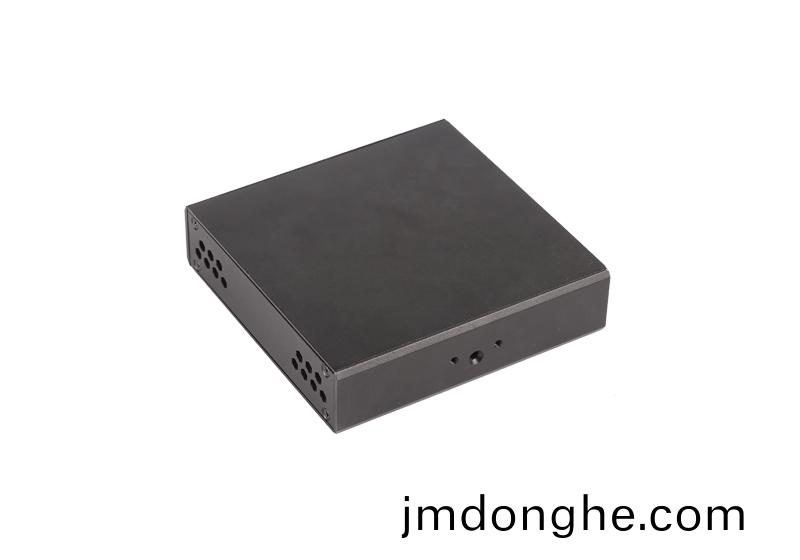 鋁機(ji)箱(xiang)