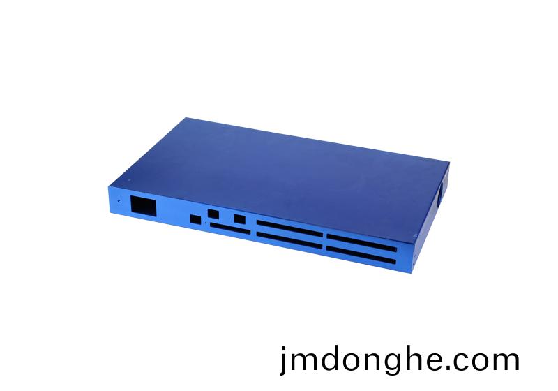 便攜(xie)鋁(lv)機(ji)箱